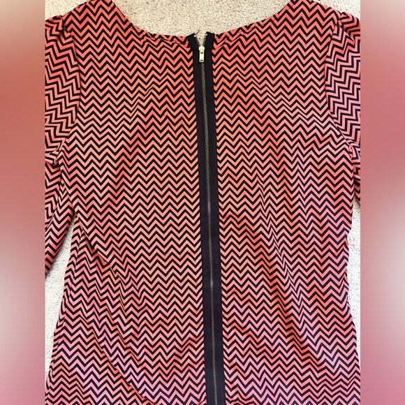 Bee Stitched Blouse - Picture 8 of 9